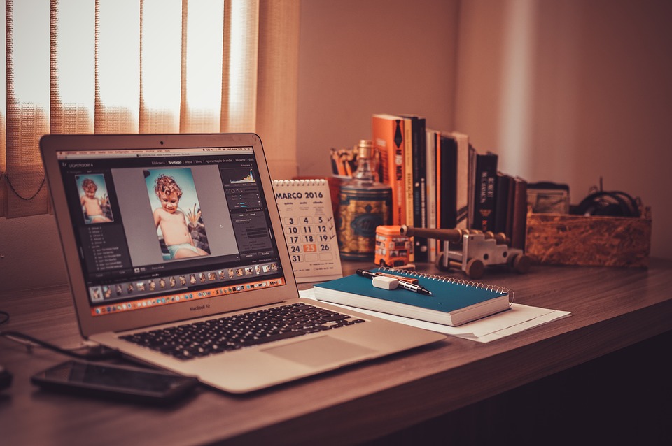Pros & Cons of Full-Time and Freelancing